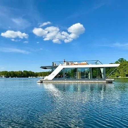 Hausboot Yacht Werder