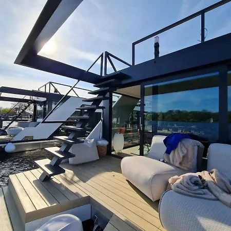 Hausboot Yacht Werder Botel