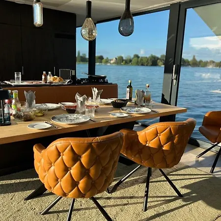 Hausboot Yacht Werder *